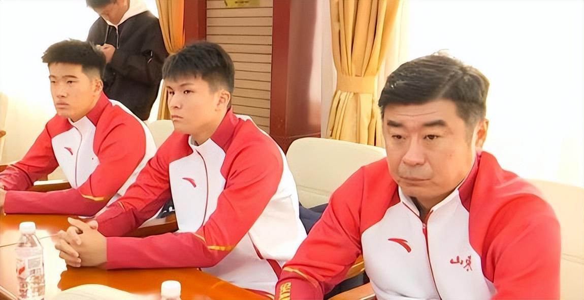 半岛体育-意外!他是跟韩鹏齐名的83一代国脚王牌,如今已转型成青训教练